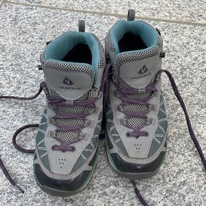 Vasque Monolith UltraDry hiking boots SZ 8.5M
